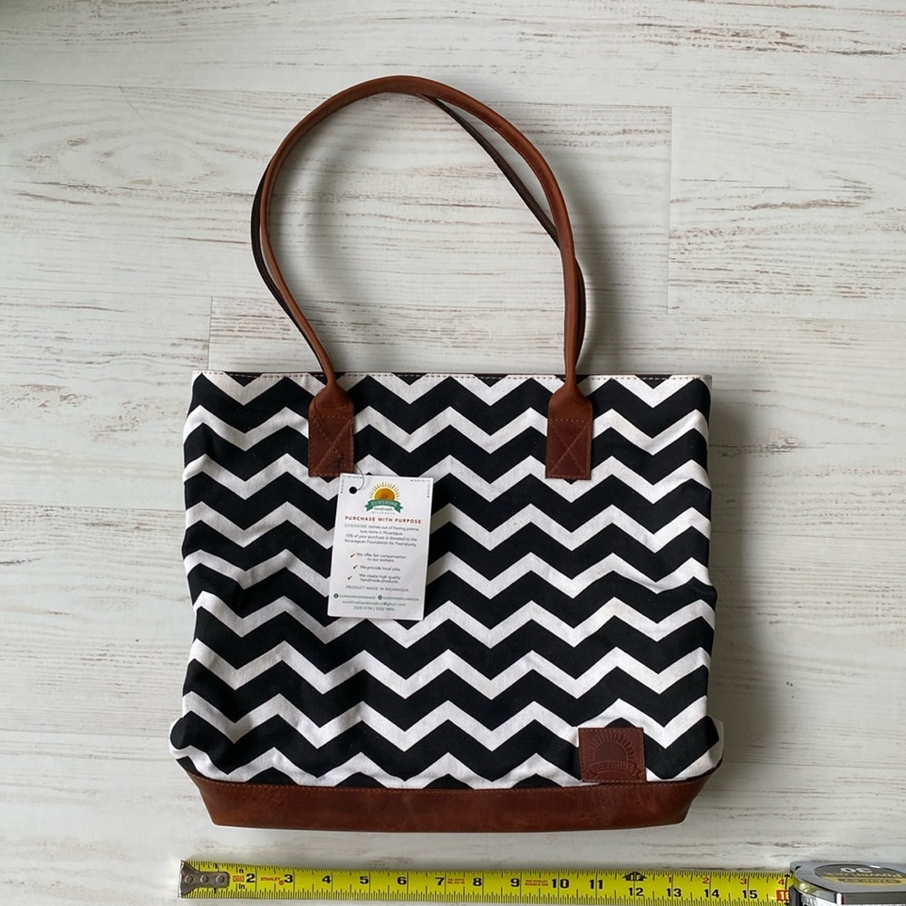 Beautiful zippered canvas tote with leather trim NWT
